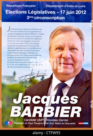 Französische nationale Wahlplakate und Flyer für Jacques Barbier (UMP - Center Rechtsextremismus) - Indre-et-Loire, Frankreich. Stockfoto