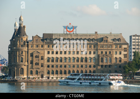 ISTANBUL, TÜRKEI. Haydarpasa Bahnhof auf der asiatischen Seite der Stadt. 2012. Stockfoto