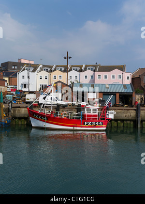 dh Old Portsmouth PORTSMOUTH HAMPSHIRE Fischerboote entlang Kai Portsmouth Hafen Camber Docks Boot england uk City Stockfoto