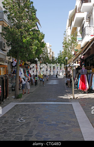 DAS ZENTRUM VON AGIOS NIKOLAOS AUF DER GRIECHISCHEN INSEL KRETA. EUROPA Stockfoto