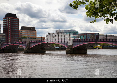 Lambeth Bridge über die Themse - London-UK Stockfoto