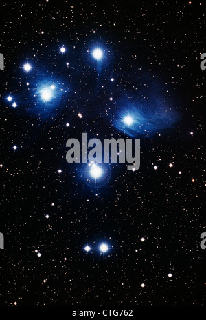 NORDAMERIKA-NEBEL IN CYGNUS GETROFFENEN ASTRONOMIE TELESKOP ERSCHEINT WIE LEUCHTENDE STERNE AM NACHTHIMMEL Stockfoto