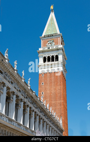 Glockenturm der Kirche Saint Markusplatz Venedig Italien Stockfoto