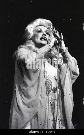 009080 - Dolly Parton im Konzert in The Bottom Line in New York am 14. Mai 1977 Stockfoto