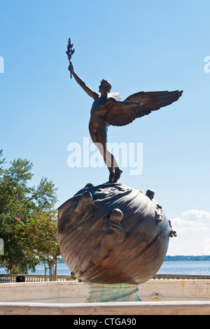 Leben, eine Bronze-Skulptur erstellt von Charles Adrian Säulen im Memorial Park in Jacksonville, FL Stockfoto