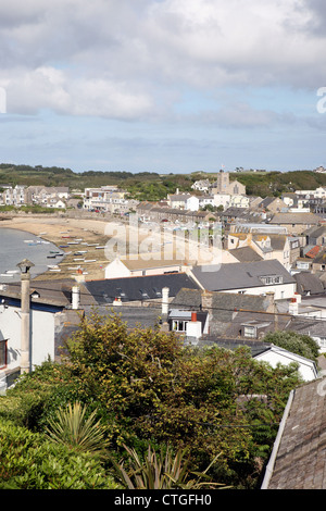 Der Ankerplatz und Strand, Braue Brise Porth Cressa Hugh Town St Mary's Scilly Isles Isles of Scilly Cornwall England UK GB Stockfoto