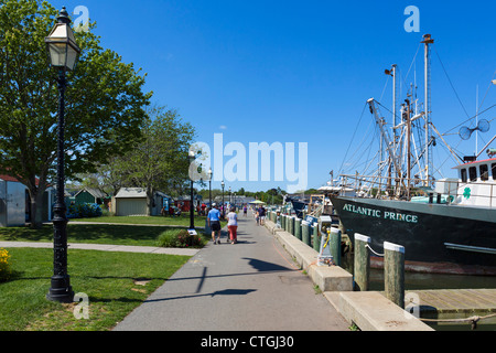 Boote im Hafen von Hyannis, Barnstable, Cape Cod, Massachusetts, USA Stockfoto