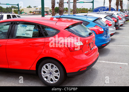 Stuart Florida, Federal Highway, US 1 One, Ford, Händler, Händler, neue Autos, Fokus, Aufkleber, Preis, hatchback, Besucher reisen Reisen Tour Tourismus l Stockfoto