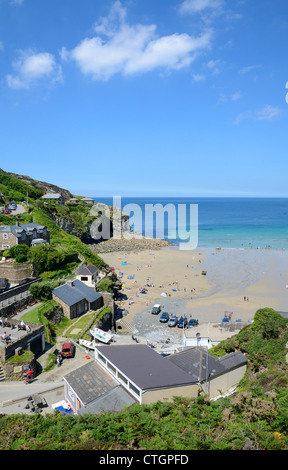 Ein Sommertag am Trevaunance Cove, Extrameldung, Cornwall, UK Stockfoto