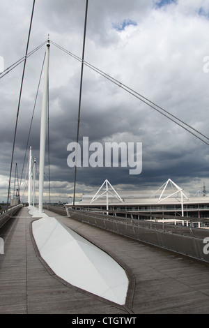 Obergeschoss des Royal Victoria Dock Brücke Stockfoto