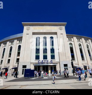 Die Yankees sind zu Hause spielen gegen die Seattle Mariners am Muttertag, 13. Mai 2012 im Yankee Stadium Stockfoto