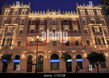 Spanien, Andalusien, Sevilla, Avenida De La Constitución, Nacht, Stockfoto