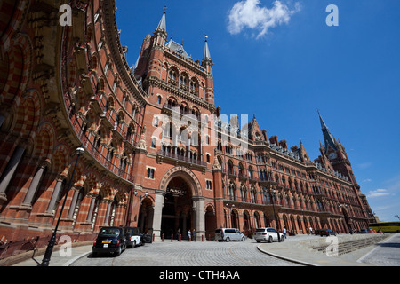 St. Bahnhof Pancras und Renaissance Hotel, London, England, Großbritannien. Stockfoto