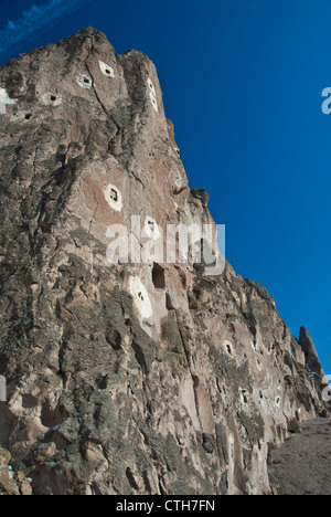 Geschnitzte Häuser in den Felsformationen von Kappadokien, Göreme, Türkei Stockfoto