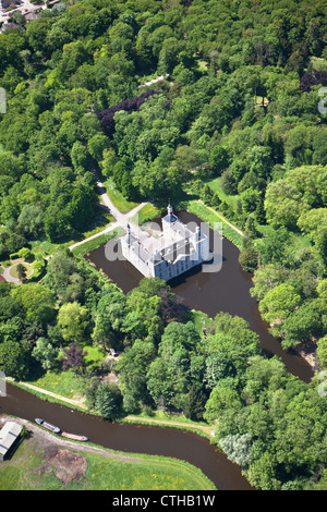 Die Niederlanden, Warmond, Burg genannt Huys Te Warmond. Luft. Stockfoto