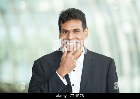 Porträt eines schönen indischen Geschäftsmannes. Stockfoto