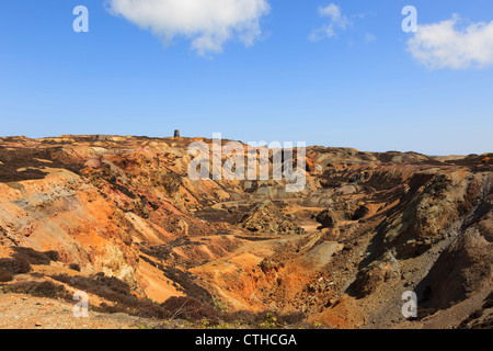 Überblick über die großen Tagebau Kupfermine auf Parys Berg in der Nähe von Amlwch Isle of Anglesey North Wales UK Großbritannien Stockfoto