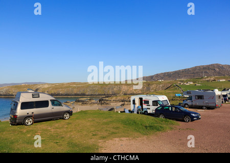 Caravan Reisemobil und Wohnmobil auf Campingplatz mit Blick auf Sango Bay am nordwestlichen Highlands Küste Durness Sutherland Schottland, Vereinigtes Königreich Stockfoto