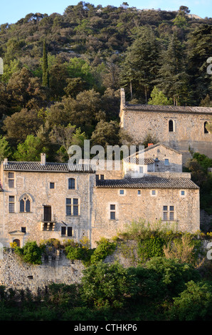 Sonnenaufgang am Dorf Steinhäuser von Oppède-le-Vieux in den Regionalpark Luberon Vaucluse Provence Frankreich Stockfoto