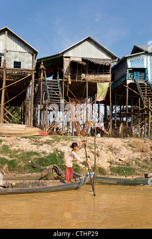 Chong Kneas, schwimmenden Dorf in der Nähe von Tongle Sap, Kambodscha, Asien, Stockfoto