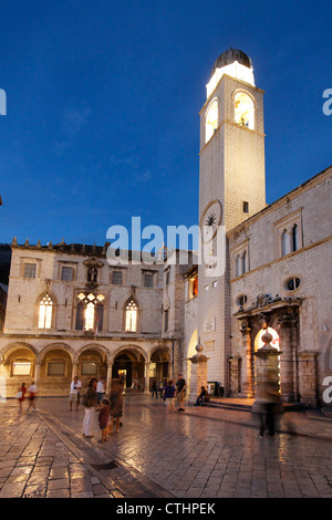 Luza Square und Sponza-Palast, Altstadt Zentrum von Dubrovnik am Abend, Kroatien Stockfoto