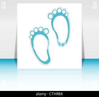 Baby Boy Ankündigung Karte - abstrakte Baby junge Beine auf weißem Hintergrund Stockfoto