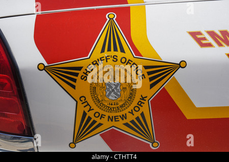 Polizeiauto, Sheriff Office Zeichen auf Polizeiauto, Brooklyn, New York Stockfoto