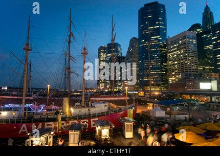 South Street Seaport Museum, Manhattan Skyline, New York, USA, Stockfoto