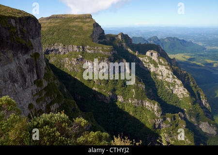 Blick vom Gipfel Morro da Igreja Stockfoto