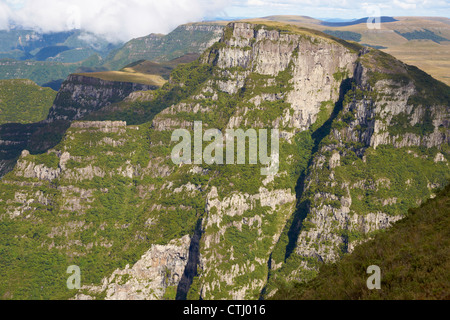 Blick vom Gipfel Morro da Igreja Stockfoto