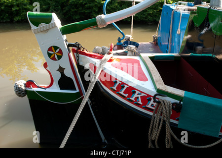 Traditionellen Narrowboat "Ilkeston" am Grand Union Canal bei Braunston. Stockfoto