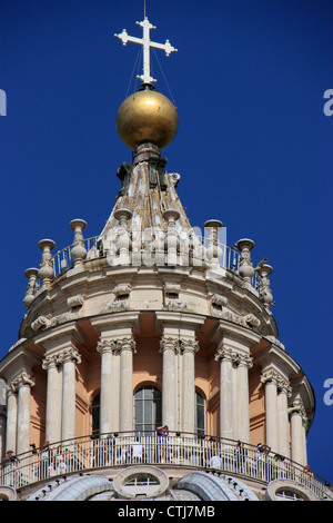 Petersdom Kuppel Detail, Vatikanstadt, Rom, Italien. Stockfoto