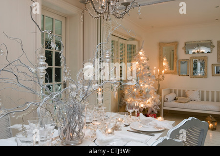 Edelstein Weihnachten Tischdekoration Stockfoto