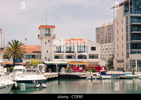 Foto von Ocean Village in Gibraltar. Stockfoto