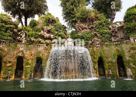 Die Fontana dell'Ovato ovalen Brunnen im Villa d ' Este Gärten Tivoli Stockfoto