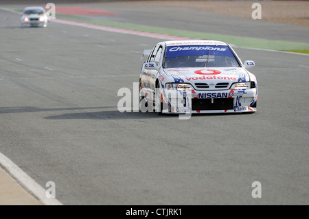 Rick Pearson Nissan Primera während die Fujifilm Tourenwagen Trophäe 1970-2000-Rennen in Silverstone Classic 2012 Stockfoto