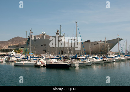 L61 Juan Carlos 1 neben in Cartagena Hafen Südspanien Stockfoto