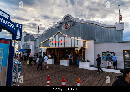Das Restaurant Bubba Gump Shrimp Company auf dem Santa Monica Pier in Kalifornien Stockfoto