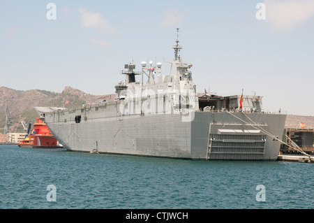 L61 Juan Carlos 1 neben in Cartagena Hafen Südspanien Stockfoto