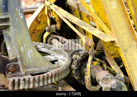 Wurm-Zahnrad-Mechanismus auf einem Zug Kranmontage Stockfoto