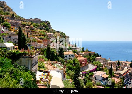 Blick auf Stadt Taormina von Castelmola, Sizilien, Italien Stockfoto