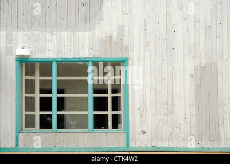 Frontscheibe und Wand aus einer leeren Schaufenster Stockfoto