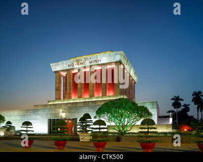 Ho Chi Minh Mausoleum am frühen Abend. Stockfoto