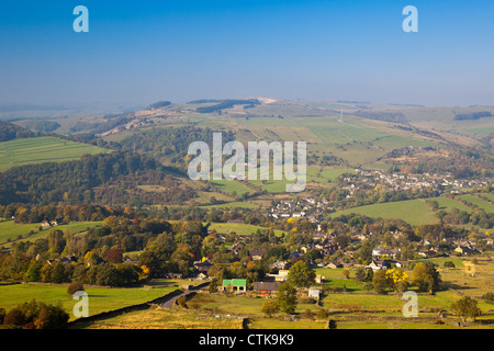 Blick nach Westen vom Curbar Rand in Curbar Dorf Calver Peak im Peak District Nationalpark Derbyshire England UK Stockfoto