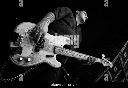 Bassist von fünfzig Fuß combo Stockfoto