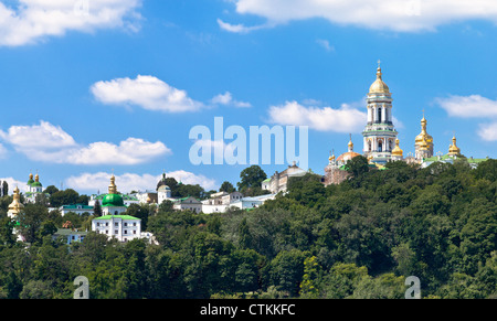Riverside Blick auf Höhlenkloster von Kiew, Kiew, Ukraine Stockfoto