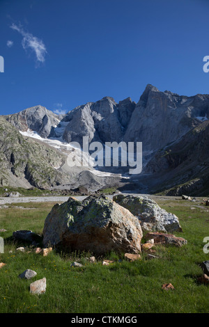 Die Vignemale und die Überreste des Oulettes Gletschers aus dem Süden französische Pyrenäen Frankreich Stockfoto