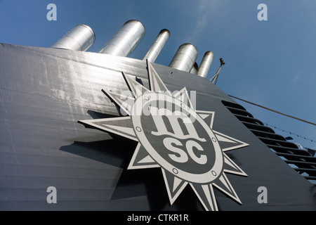 Kreuzfahrtschiff MSC Musica Logo auf Schornstein Stockfoto