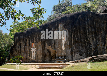 Gehauenen Sie Fels Buddha Figuren bei Buduruwagala, Sri Lanka Stockfoto