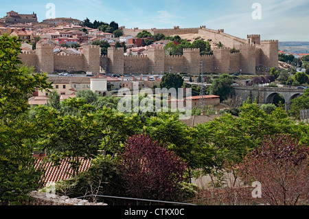 Panoramablick auf die Stadt und die Mauer von Avila aus der Sicht, Castilla y León, Spanien, Europa Stockfoto